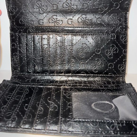 Guess By Marciano Wallet - Picture 6 of 8